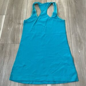 Lululemon size 6 blue razorback tank top